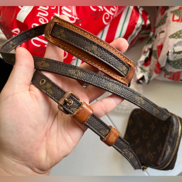 Unisex Louis Vuitton Mini Danube In monogram - Picture 13 of 16